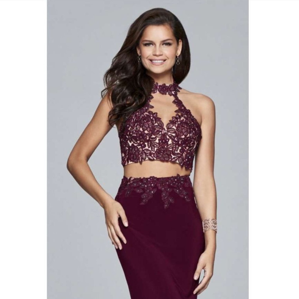 Favianna Burgundy Prom Dress
